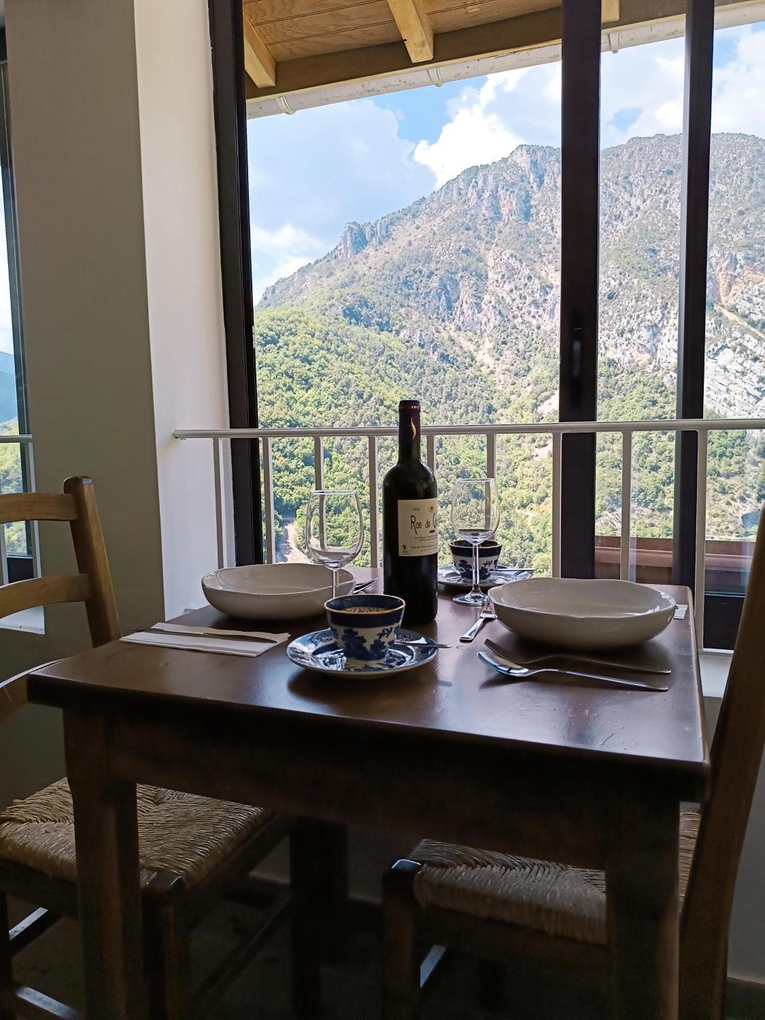 Auberge De Calendal Hotel Aiglun  Ngoại thất bức ảnh