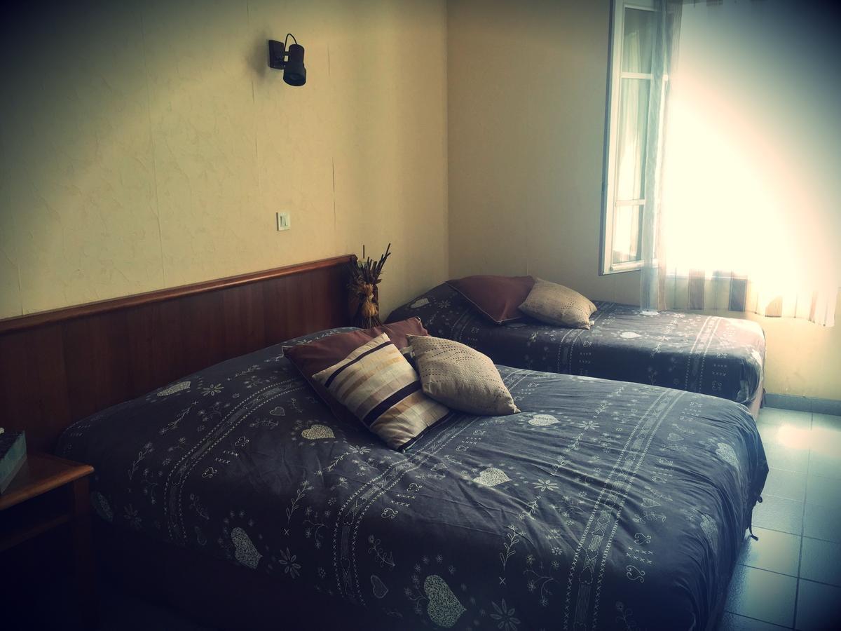 Auberge De Calendal Hotel Aiglun  Ngoại thất bức ảnh